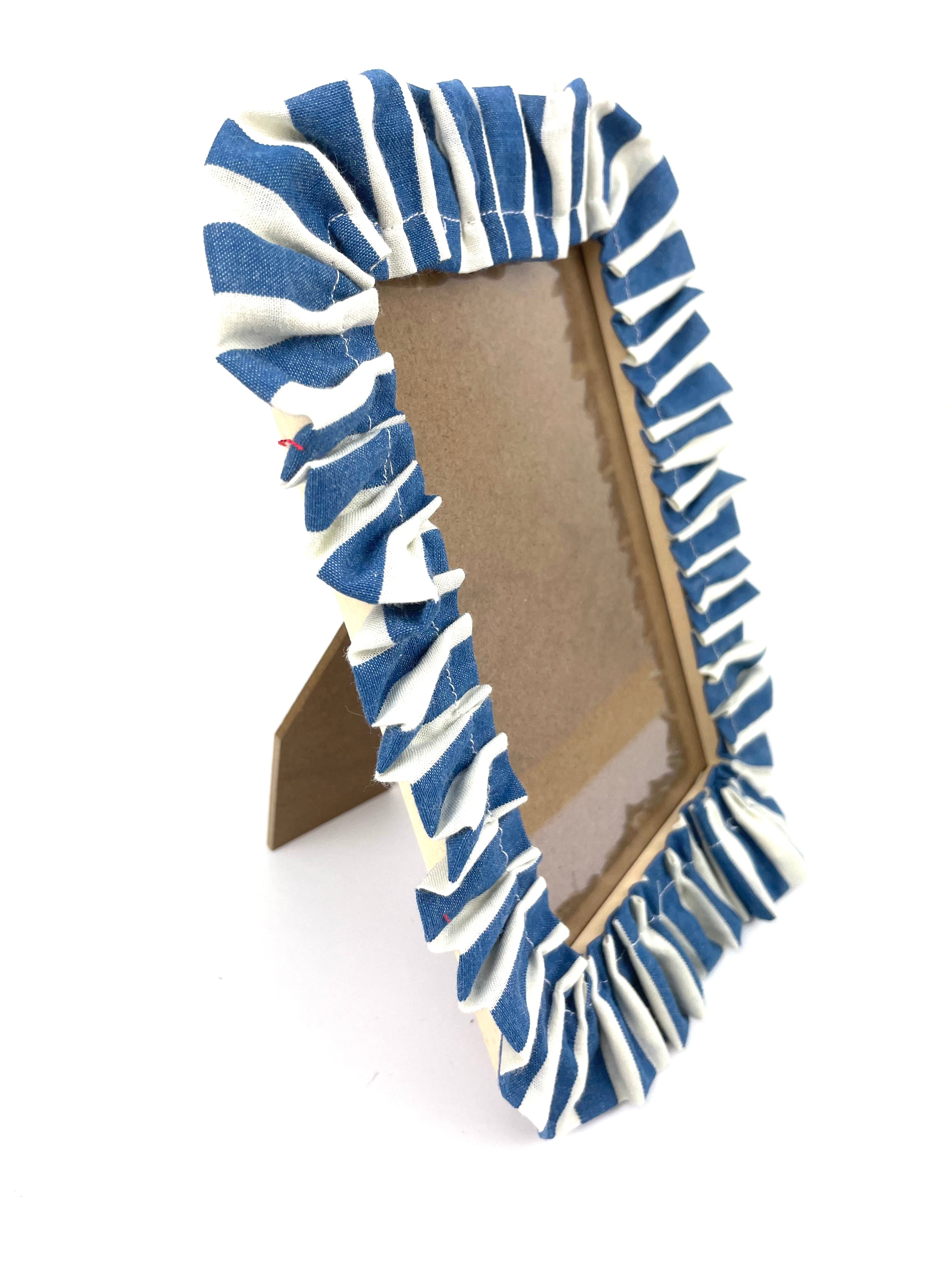 Cadre photo "froufrou" Rayures bleu jean foncé et beiges – Format 10x15