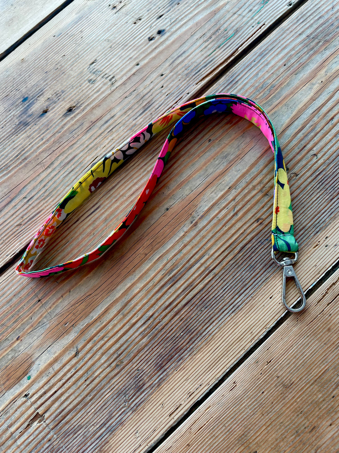 Tour de cou (dragonne) "Liberty Lord Thorpe fluo rose"