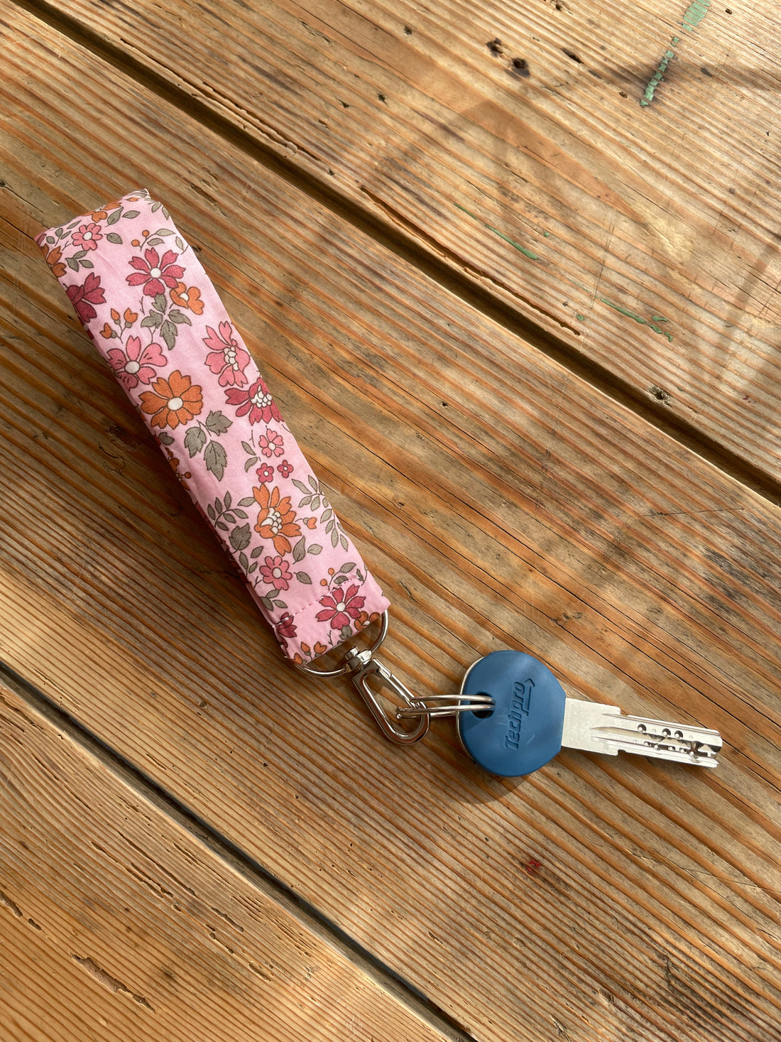 Tour de poignet" "Liberty Capel Floret rose buvard"