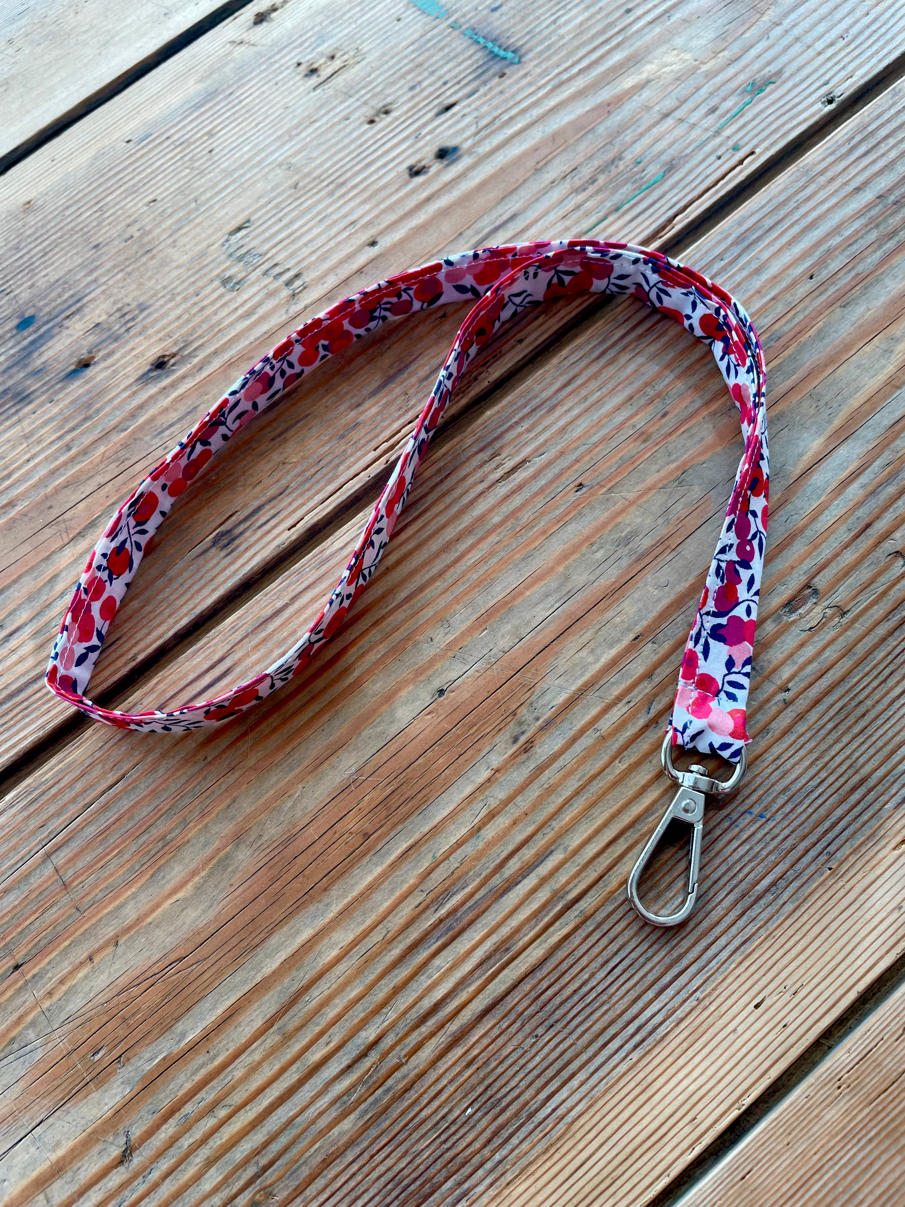 Tour de cou (dragonne) "Liberty Wiltshire rouge"